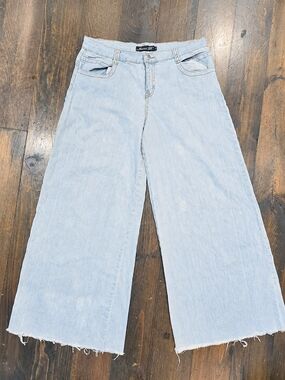 Jeans D Women’s Size 11 Y2K Light Wash Rhinestone Wide Bell Leg Jeans Raw Hem